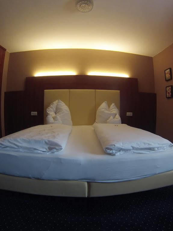 Hotel Wahlster Saarbrücken Eksteriør bilde